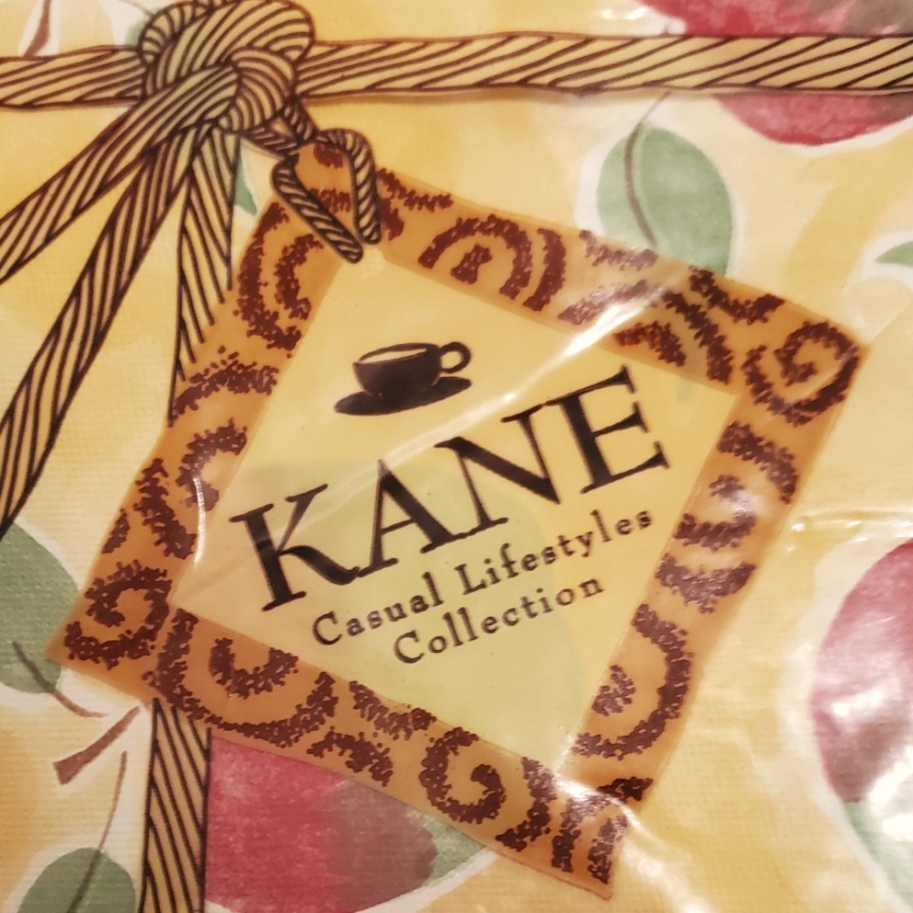 NWT 60" Round Flannel Back Vintl Tablecloth by Kane Reusable